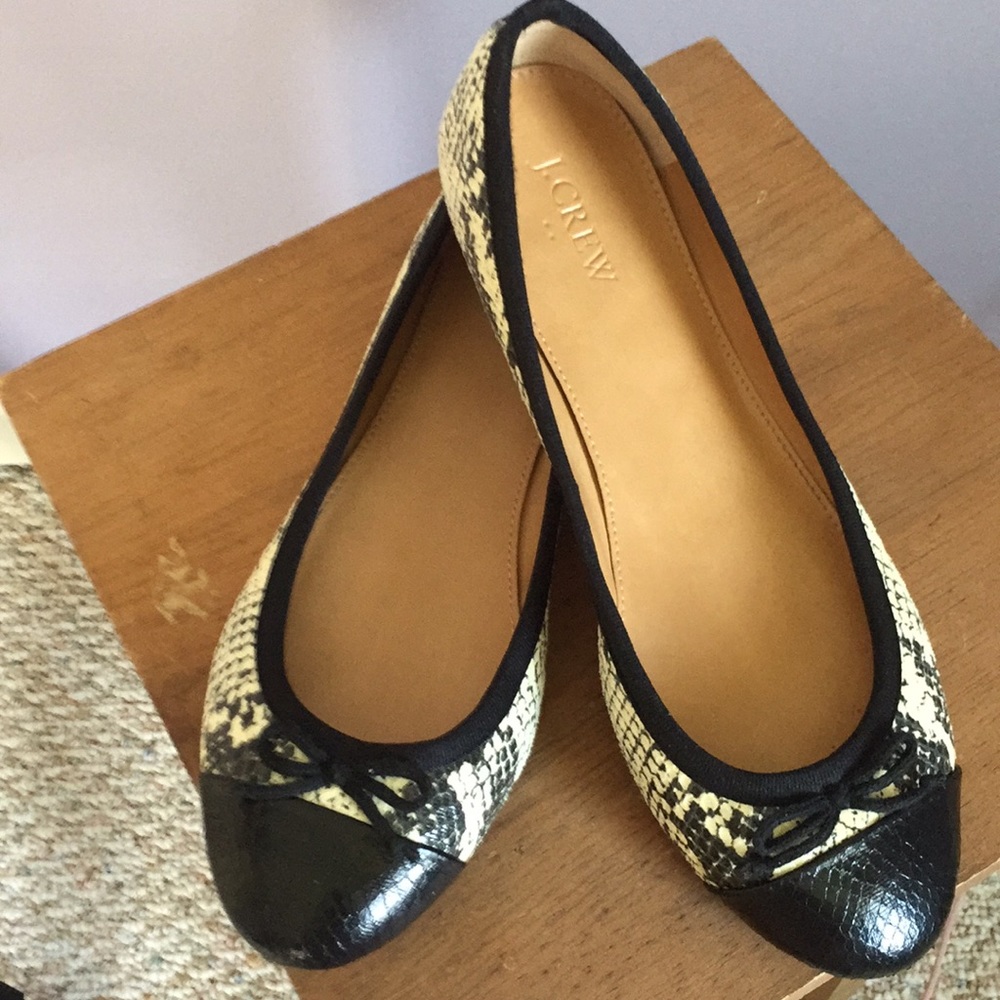 Sz 8 1/2 J. Crew Snake print ballet flats